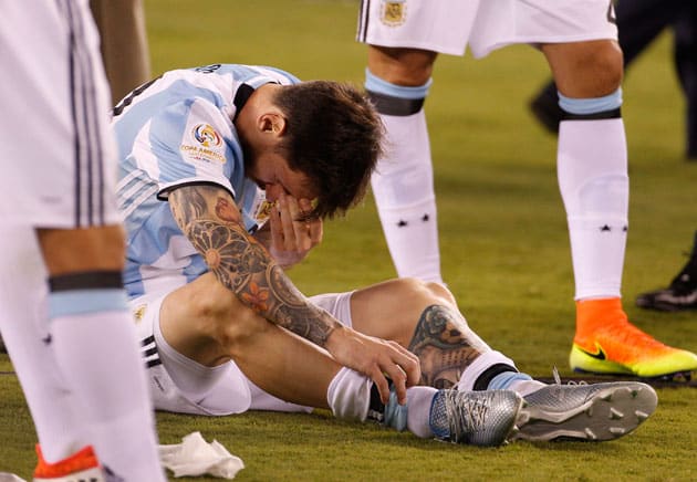 messi-sit-cry-argentina-inline.jpg